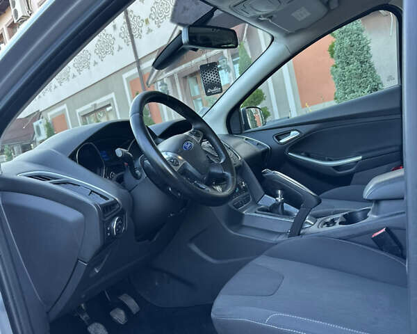 Сірий Форд Фокус, об'ємом двигуна 1.6 л та пробігом 235 тис. км за 7450 $, фото 41 на Automoto.ua