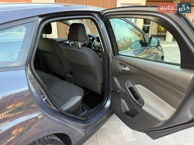 Сірий Форд Фокус, об'ємом двигуна 1.56 л та пробігом 188 тис. км за 8200 $, фото 38 на Automoto.ua