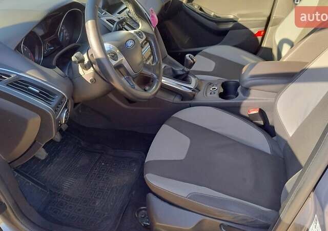 Серый Форд Фокус, объемом двигателя 1.6 л и пробегом 248 тыс. км за 6800 $, фото 3 на Automoto.ua