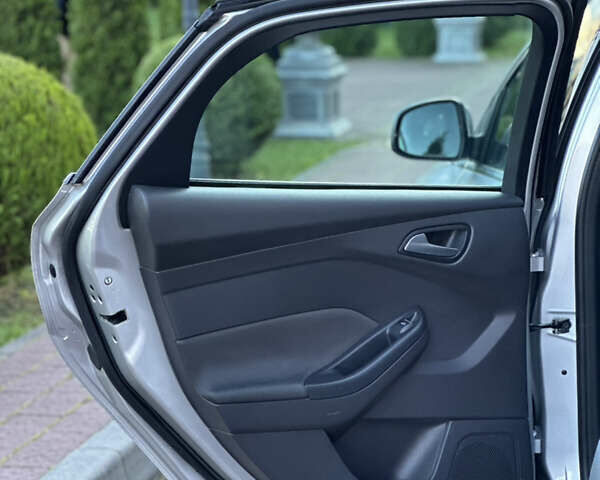 Сірий Форд Фокус, об'ємом двигуна 1.6 л та пробігом 235 тис. км за 7450 $, фото 52 на Automoto.ua