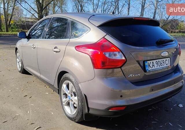 Серый Форд Фокус, объемом двигателя 1.6 л и пробегом 248 тыс. км за 6800 $, фото 2 на Automoto.ua