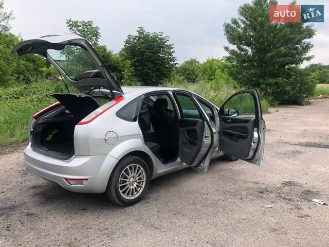 Сірий Форд Фокус, об'ємом двигуна 1.6 л та пробігом 127 тис. км за 5999 $, фото 12 на Automoto.ua