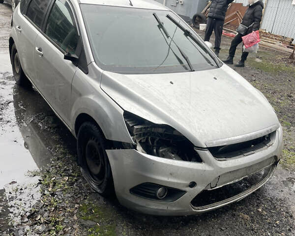 Серый Форд Фокус, объемом двигателя 1.6 л и пробегом 150 тыс. км за 2500 $, фото 3 на Automoto.ua