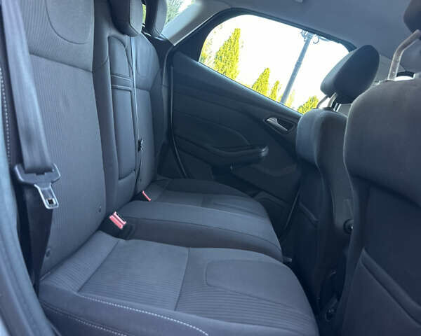 Сірий Форд Фокус, об'ємом двигуна 1.6 л та пробігом 235 тис. км за 7450 $, фото 61 на Automoto.ua