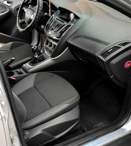 Сірий Форд Фокус, об'ємом двигуна 1.6 л та пробігом 252 тис. км за 7200 $, фото 9 на Automoto.ua