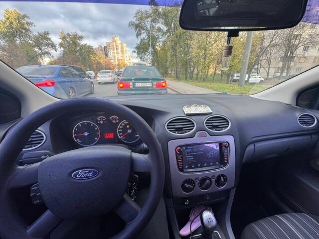 Сірий Форд Фокус, об'ємом двигуна 1.4 л та пробігом 208 тис. км за 5200 $, фото 2 на Automoto.ua