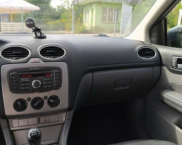 Сірий Форд Фокус, об'ємом двигуна 1.6 л та пробігом 92 тис. км за 6800 $, фото 15 на Automoto.ua