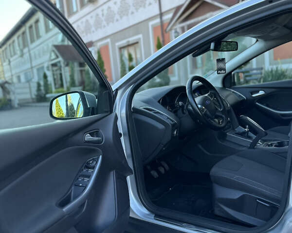 Сірий Форд Фокус, об'ємом двигуна 1.6 л та пробігом 235 тис. км за 7450 $, фото 39 на Automoto.ua