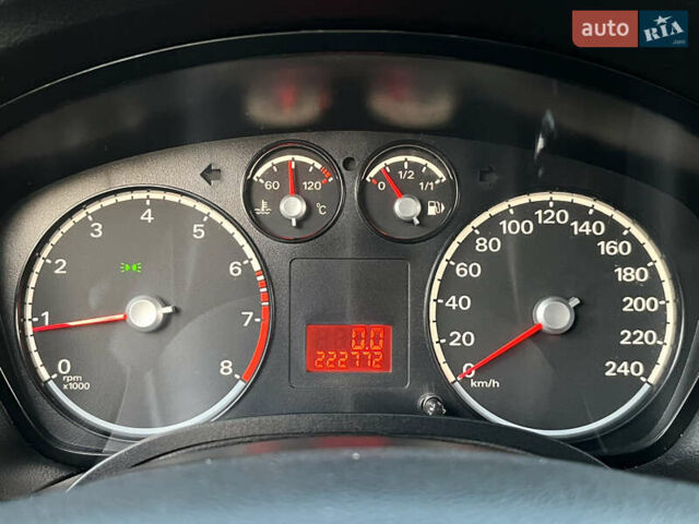 Серый Форд Фокус, объемом двигателя 1.4 л и пробегом 220 тыс. км за 5790 $, фото 13 на Automoto.ua