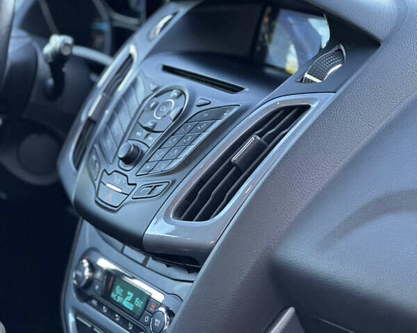 Сірий Форд Фокус, об'ємом двигуна 1.6 л та пробігом 235 тис. км за 7450 $, фото 58 на Automoto.ua