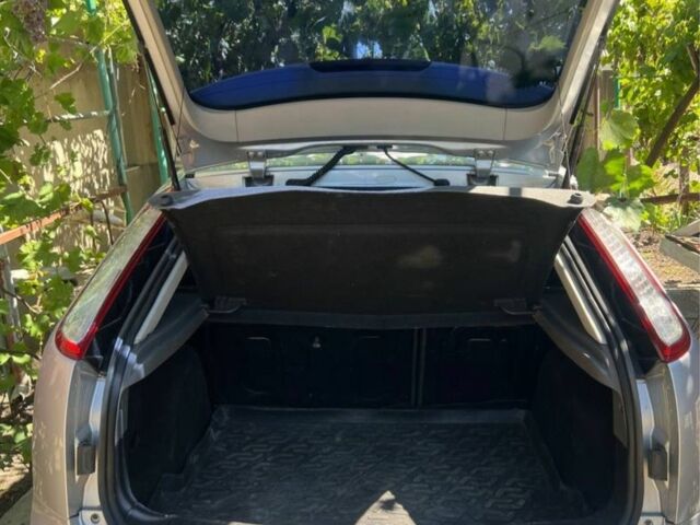 Серый Форд Фокус, объемом двигателя 1.4 л и пробегом 250 тыс. км за 4999 $, фото 5 на Automoto.ua