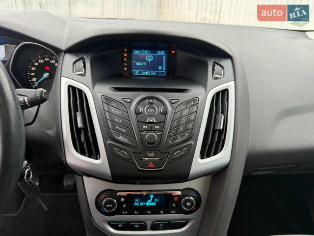 Серый Форд Фокус, объемом двигателя 1.6 л и пробегом 193 тыс. км за 6000 $, фото 19 на Automoto.ua