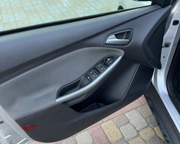 Сірий Форд Фокус, об'ємом двигуна 1.56 л та пробігом 250 тис. км за 6500 $, фото 14 на Automoto.ua