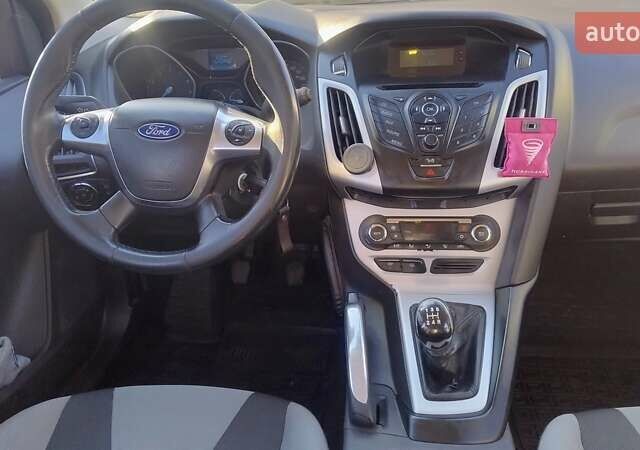 Серый Форд Фокус, объемом двигателя 1.6 л и пробегом 248 тыс. км за 6800 $, фото 7 на Automoto.ua