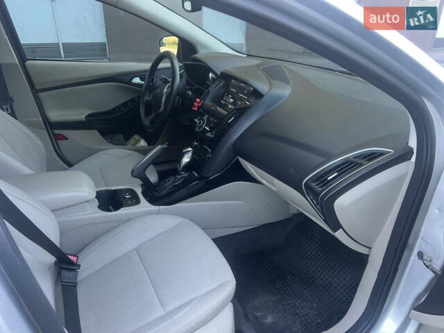 Серый Форд Фокус, объемом двигателя 0 л и пробегом 118 тыс. км за 5500 $, фото 13 на Automoto.ua