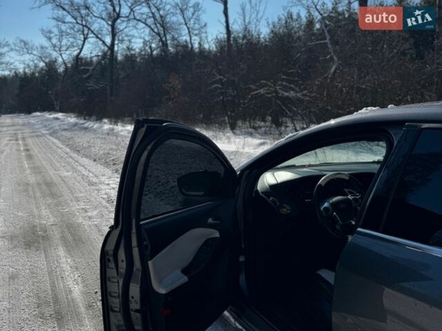 Серый Форд Фокус, объемом двигателя 2 л и пробегом 290 тыс. км за 5950 $, фото 17 на Automoto.ua