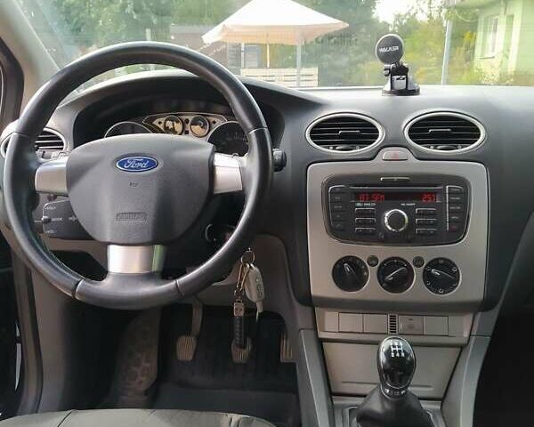 Сірий Форд Фокус, об'ємом двигуна 1.6 л та пробігом 92 тис. км за 6800 $, фото 5 на Automoto.ua