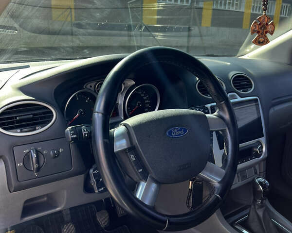 Сірий Форд Фокус, об'ємом двигуна 1.6 л та пробігом 274 тис. км за 7000 $, фото 26 на Automoto.ua