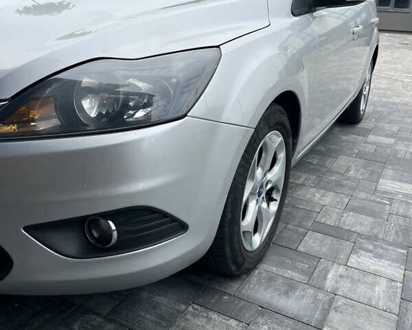 Серый Форд Фокус, объемом двигателя 1.56 л и пробегом 270 тыс. км за 6350 $, фото 3 на Automoto.ua