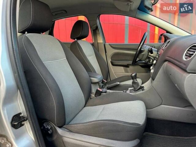 Серый Форд Фокус, объемом двигателя 2 л и пробегом 267 тыс. км за 5990 $, фото 11 на Automoto.ua