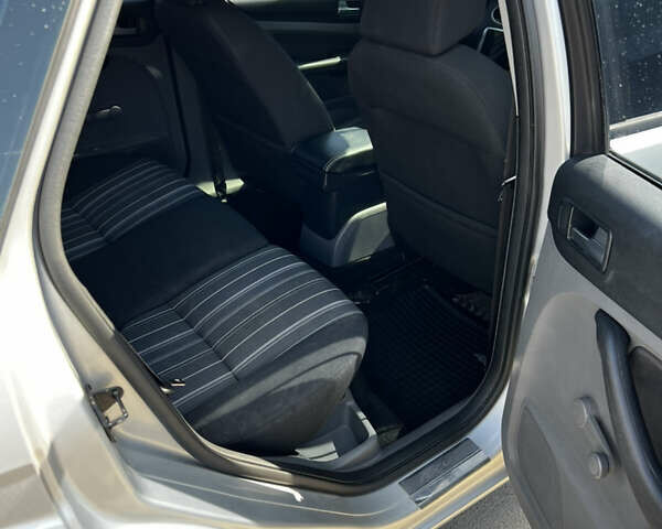 Сірий Форд Фокус, об'ємом двигуна 1.6 л та пробігом 274 тис. км за 7000 $, фото 16 на Automoto.ua