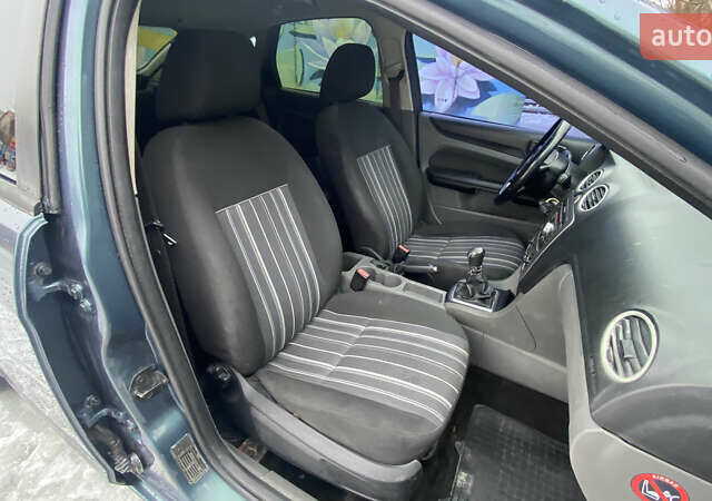 Серый Форд Фокус, объемом двигателя 1.39 л и пробегом 350 тыс. км за 4199 $, фото 21 на Automoto.ua