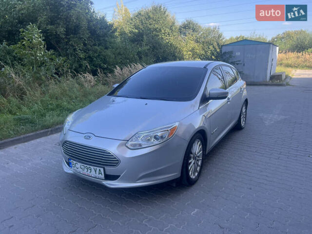 Серый Форд Фокус, объемом двигателя 0 л и пробегом 118 тыс. км за 5500 $, фото 1 на Automoto.ua
