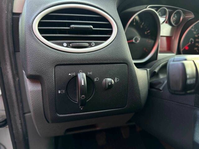 Серый Форд Фокус, объемом двигателя 0 л и пробегом 267 тыс. км за 5990 $, фото 15 на Automoto.ua