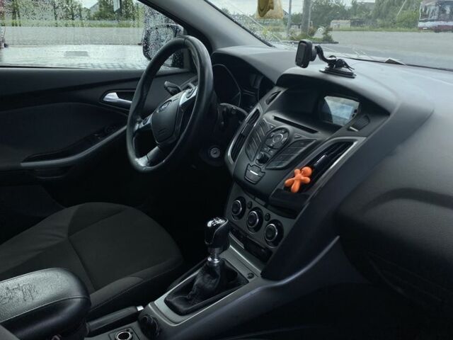 Серый Форд Фокус, объемом двигателя 1.6 л и пробегом 211 тыс. км за 7100 $, фото 4 на Automoto.ua