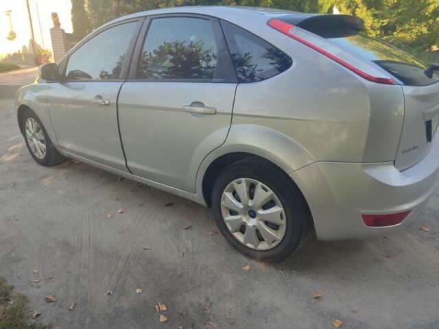 Сірий Форд Фокус, об'ємом двигуна 1.6 л та пробігом 270 тис. км за 5400 $, фото 2 на Automoto.ua