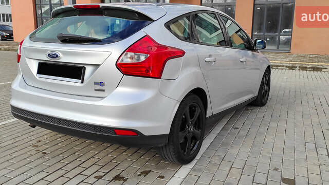 Серый Форд Фокус, объемом двигателя 1.6 л и пробегом 252 тыс. км за 7500 $, фото 4 на Automoto.ua