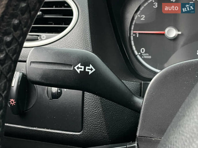 Серый Форд Фокус, объемом двигателя 1.4 л и пробегом 220 тыс. км за 5790 $, фото 19 на Automoto.ua