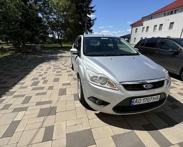 Серый Форд Фокус, объемом двигателя 1.6 л и пробегом 174 тыс. км за 5500 $, фото 1 на Automoto.ua