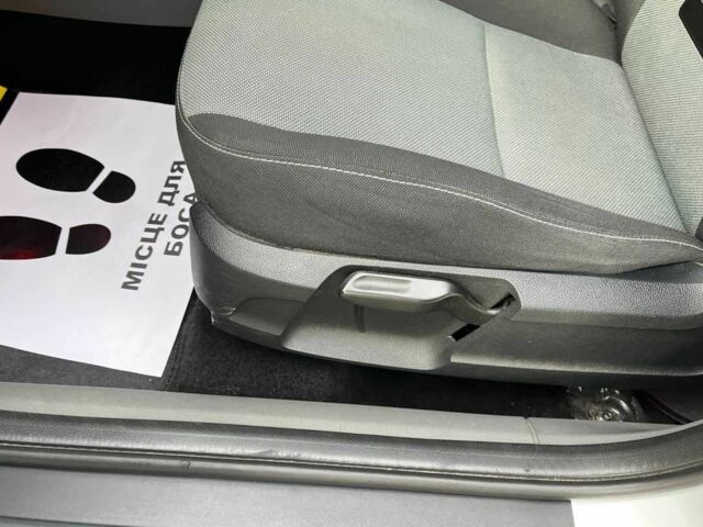 Серый Форд Фокус, объемом двигателя 1.6 л и пробегом 184 тыс. км за 6500 $, фото 10 на Automoto.ua