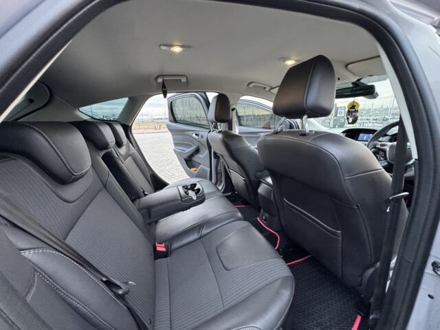 Серый Форд Фокус, объемом двигателя 1.6 л и пробегом 179 тыс. км за 4299 $, фото 7 на Automoto.ua