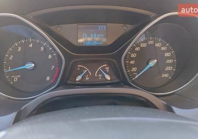 Серый Форд Фокус, объемом двигателя 1.6 л и пробегом 248 тыс. км за 6800 $, фото 4 на Automoto.ua