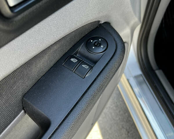 Сірий Форд Фокус, об'ємом двигуна 1.6 л та пробігом 274 тис. км за 7000 $, фото 14 на Automoto.ua