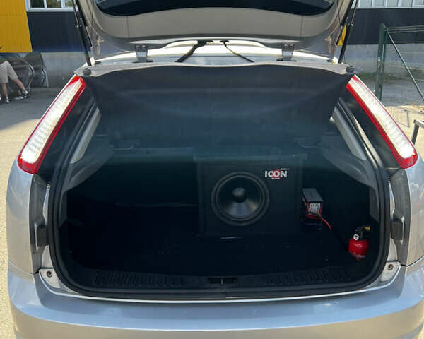 Сірий Форд Фокус, об'ємом двигуна 1.6 л та пробігом 274 тис. км за 7000 $, фото 5 на Automoto.ua