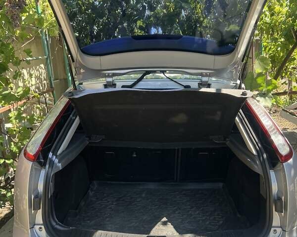 Серый Форд Фокус, объемом двигателя 1.4 л и пробегом 251 тыс. км за 4999 $, фото 10 на Automoto.ua