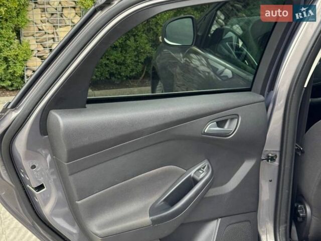 Сірий Форд Фокус, об'ємом двигуна 1.6 л та пробігом 193 тис. км за 7999 $, фото 52 на Automoto.ua