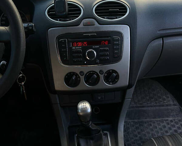 Сірий Форд Фокус, об'ємом двигуна 1.39 л та пробігом 222 тис. км за 5100 $, фото 9 на Automoto.ua