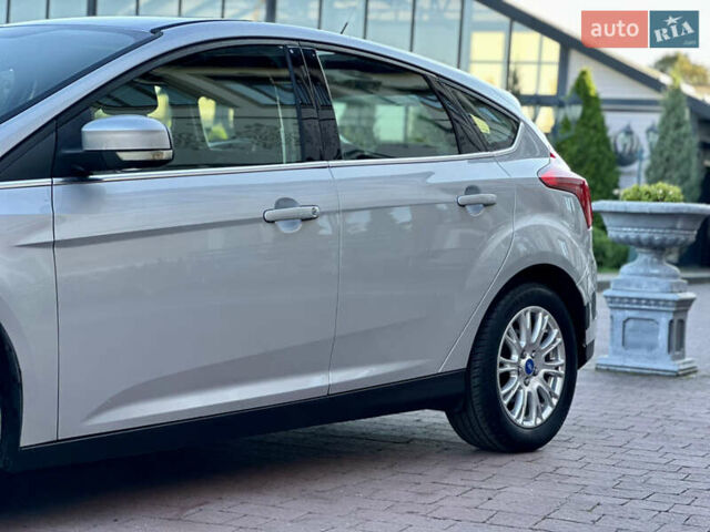 Сірий Форд Фокус, об'ємом двигуна 1.6 л та пробігом 235 тис. км за 7450 $, фото 7 на Automoto.ua