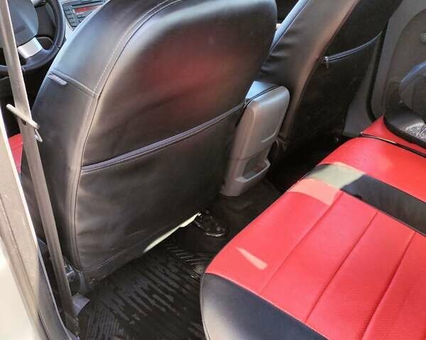 Серый Форд Фокус, объемом двигателя 1.6 л и пробегом 136 тыс. км за 6200 $, фото 29 на Automoto.ua