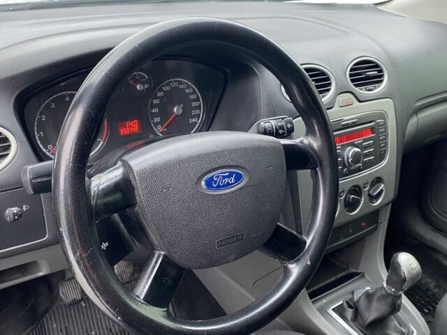 Серый Форд Фокус, объемом двигателя 1.4 л и пробегом 350 тыс. км за 4199 $, фото 18 на Automoto.ua