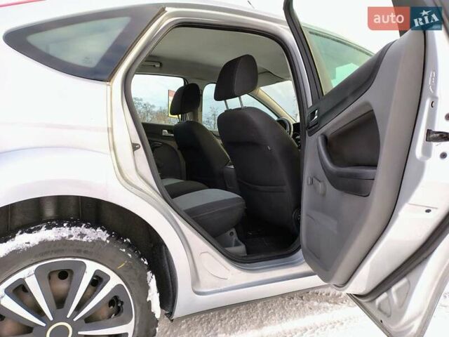 Серый Форд Фокус, объемом двигателя 1.6 л и пробегом 365 тыс. км за 5700 $, фото 19 на Automoto.ua