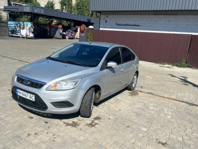 Серый Форд Фокус, объемом двигателя 1.4 л и пробегом 250 тыс. км за 4999 $, фото 1 на Automoto.ua