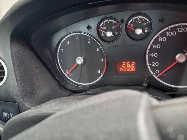 Серый Форд Фокус, объемом двигателя 1.4 л и пробегом 190 тыс. км за 5500 $, фото 4 на Automoto.ua