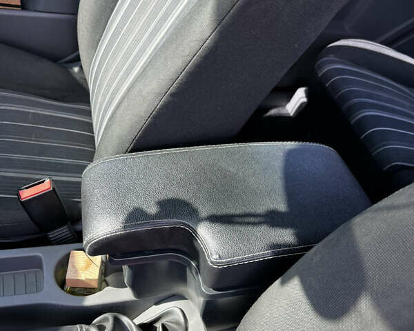 Сірий Форд Фокус, об'ємом двигуна 1.6 л та пробігом 274 тис. км за 7000 $, фото 13 на Automoto.ua