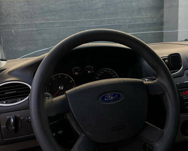 Сірий Форд Фокус, об'ємом двигуна 1.39 л та пробігом 222 тис. км за 5100 $, фото 4 на Automoto.ua