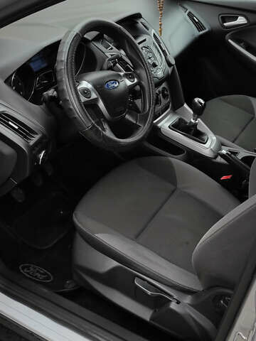 Серый Форд Фокус, объемом двигателя 1.6 л и пробегом 252 тыс. км за 7500 $, фото 11 на Automoto.ua